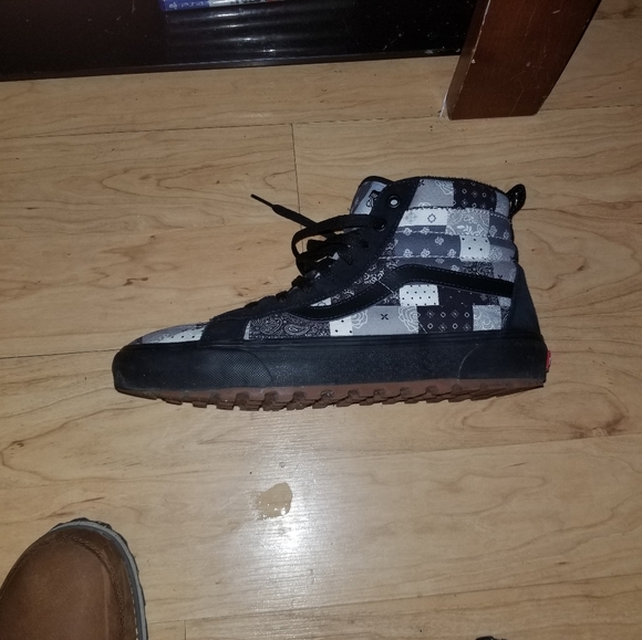 Size 10.5 vanguard custom vans blk with bandana paisley prints blk& gray mte#2 - Picture 4 of 7